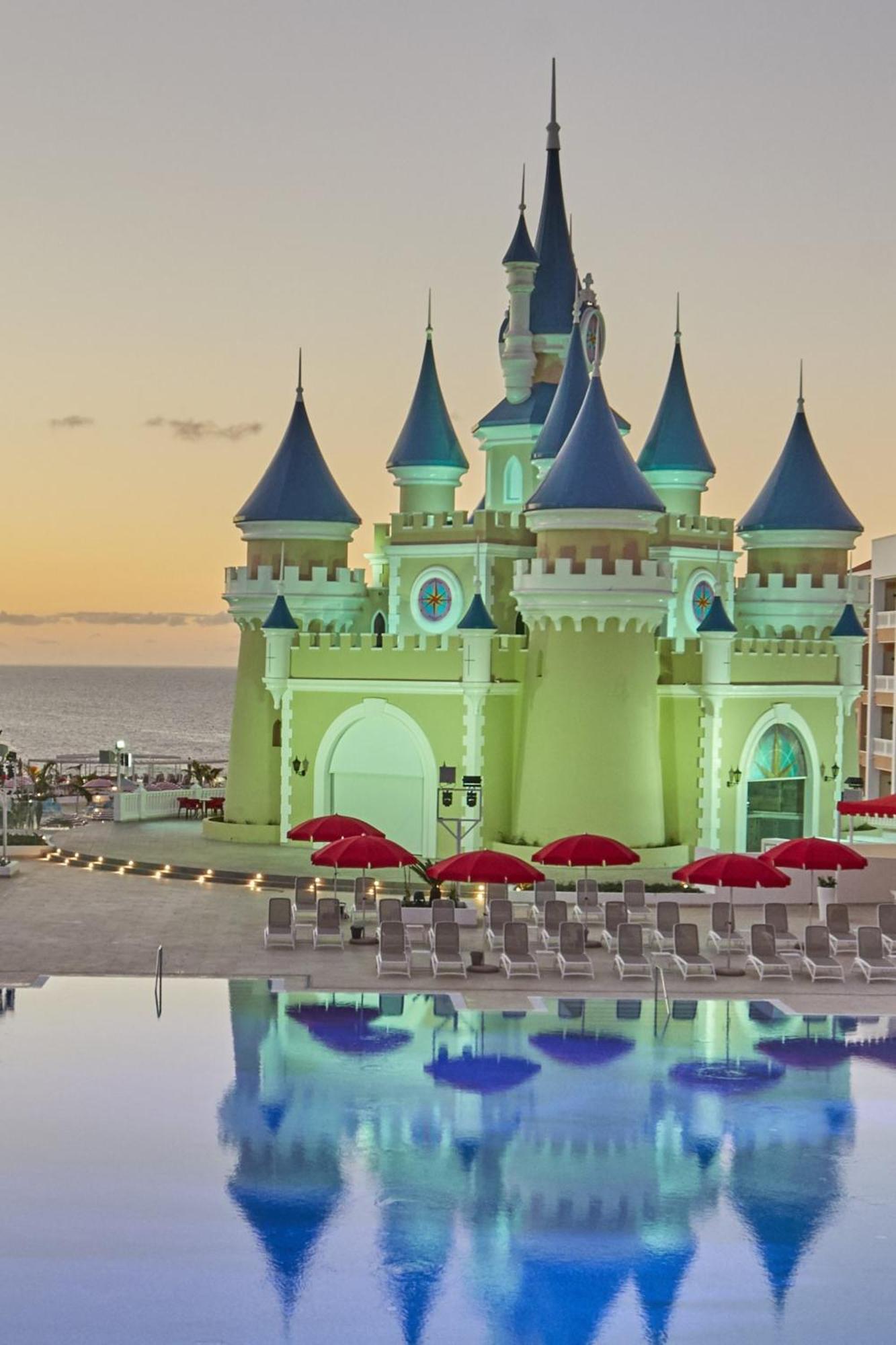 Bahia Principe Fantasia Tenerife サンミゲル・デ・アボナ エクステリア 写真 The Land of Legends Theme Park