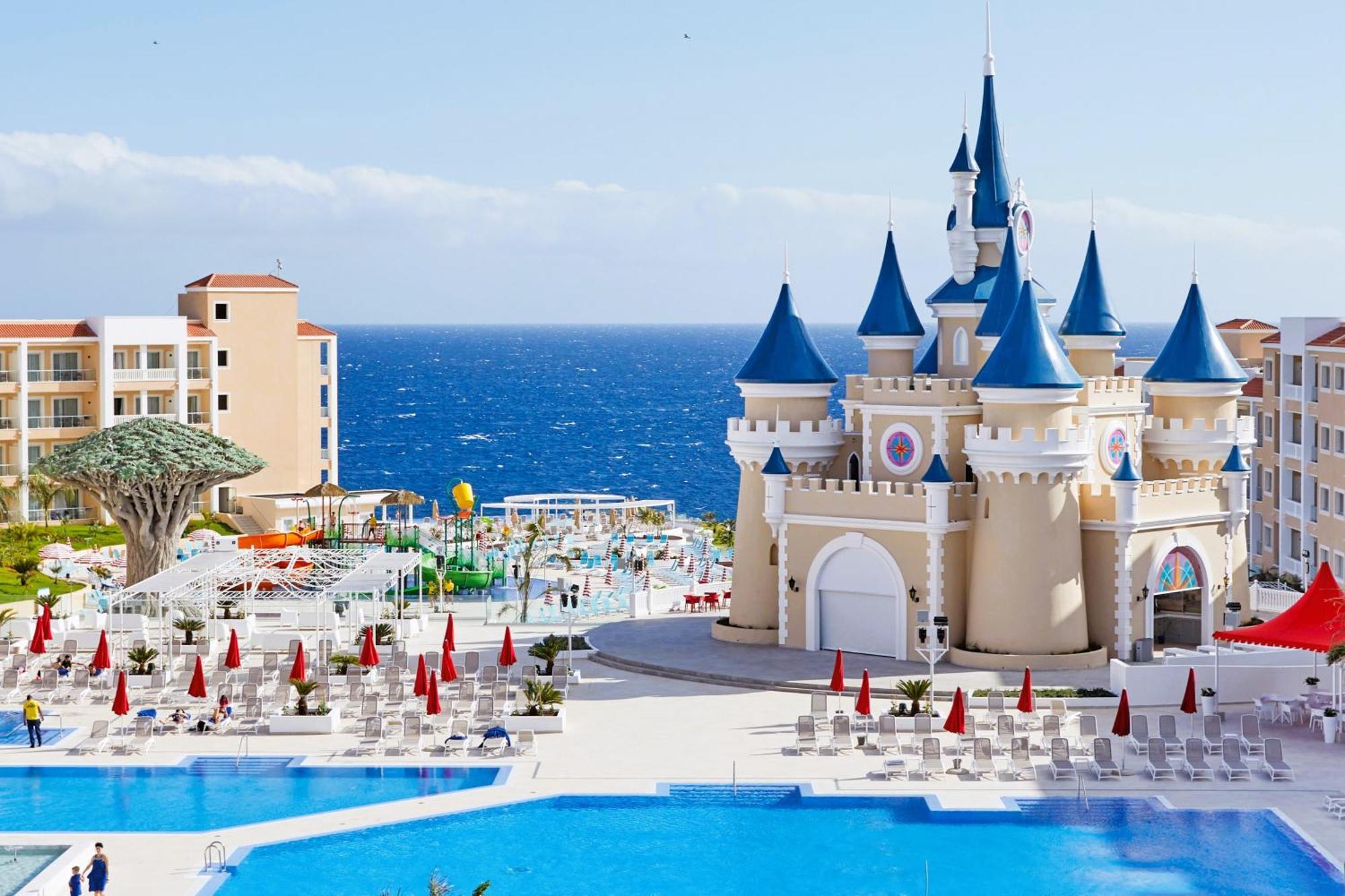 Bahia Principe Fantasia Tenerife サンミゲル・デ・アボナ エクステリア 写真 The Land of Legends Theme Park